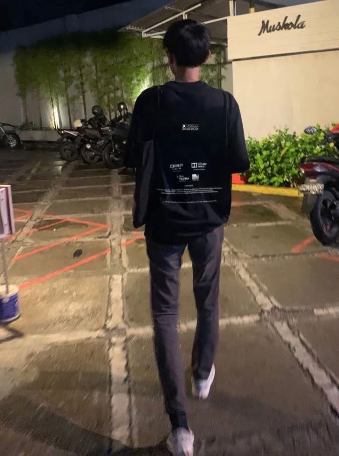 Text Font Black oversized tshirt - dropshoulder